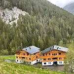 Franz Johann Aparts - 150m To Slopes Апартаменты *