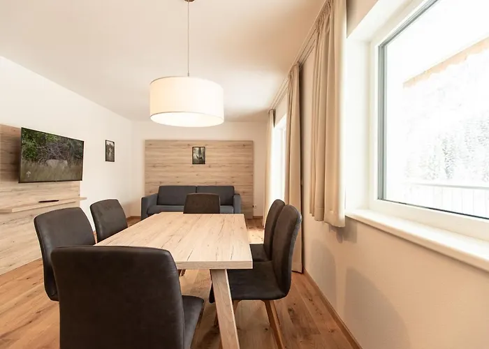 Franz Johann Aparts - 150m To Slopes Apartment *