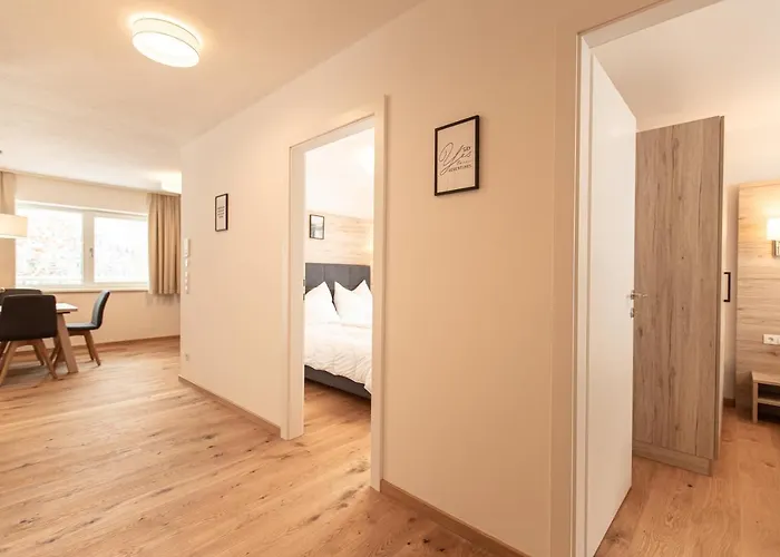 Franz Johann Aparts - 150m To Slopes Apartment *